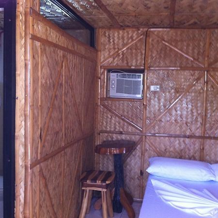 Bamboo House Beach Lodge & Restaurant Puerto Galera Eksteriør billede