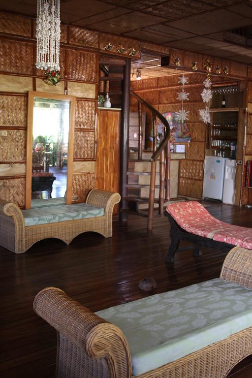 Bamboo House Beach Lodge & Restaurant Puerto Galera Eksteriør billede